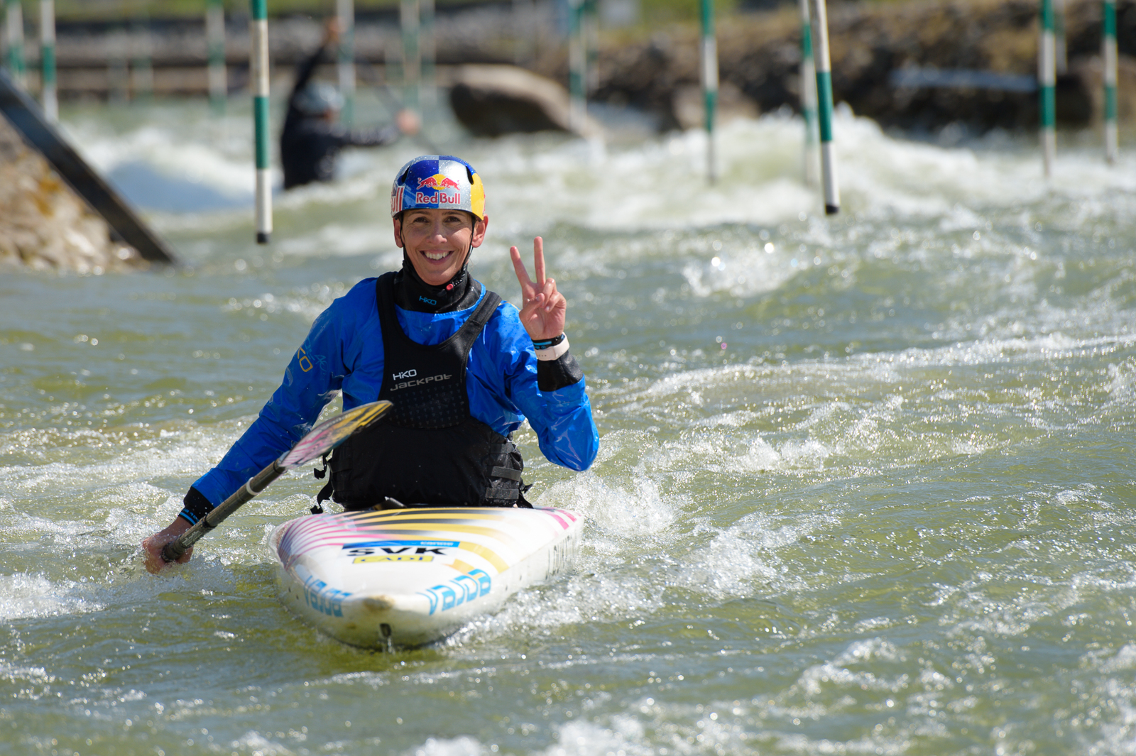 Do semifinále päť zo šiestich kajakárskych lodí