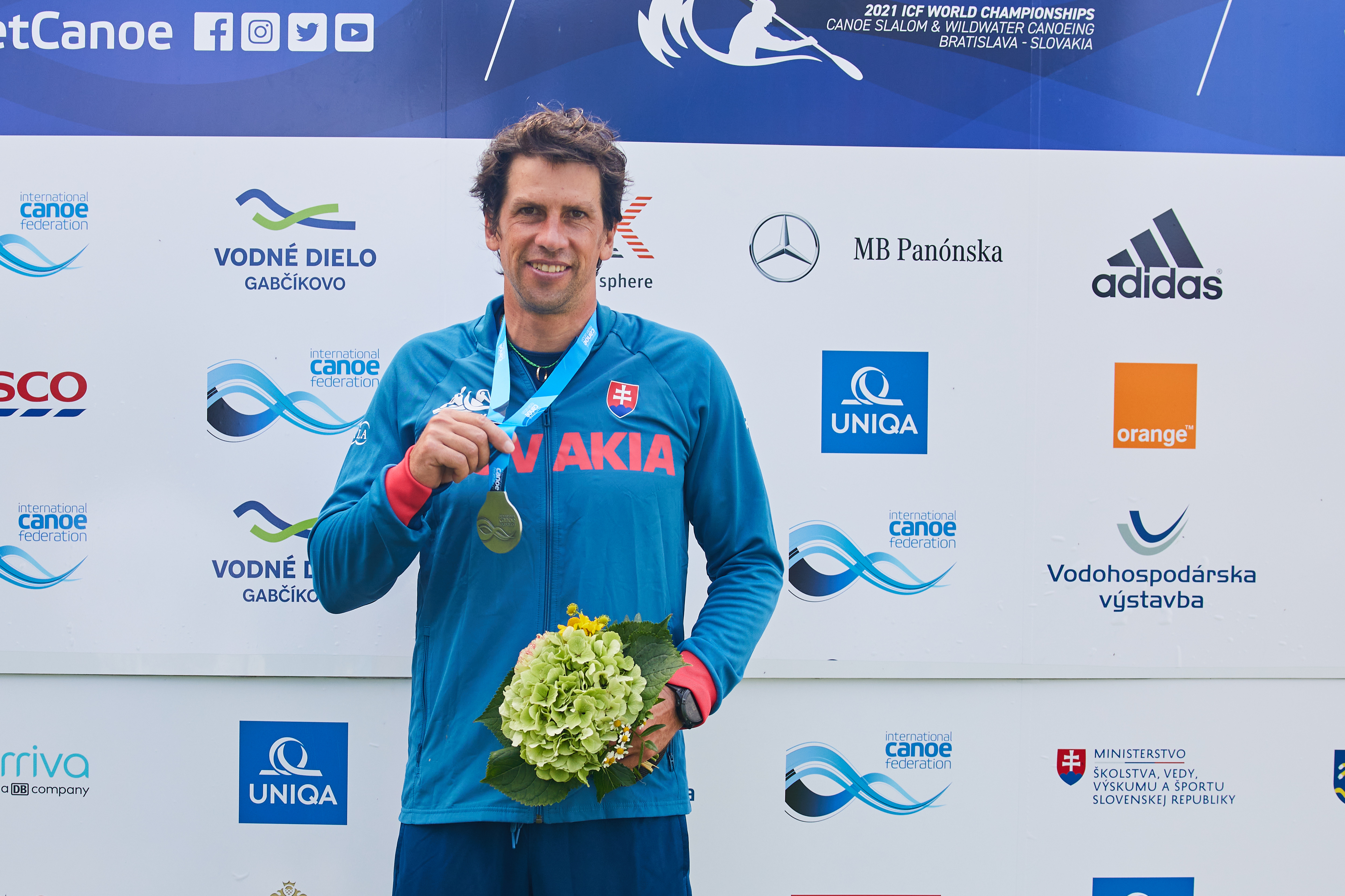 Slafkovský získal striebornú medailu, Škáchová štvrtá