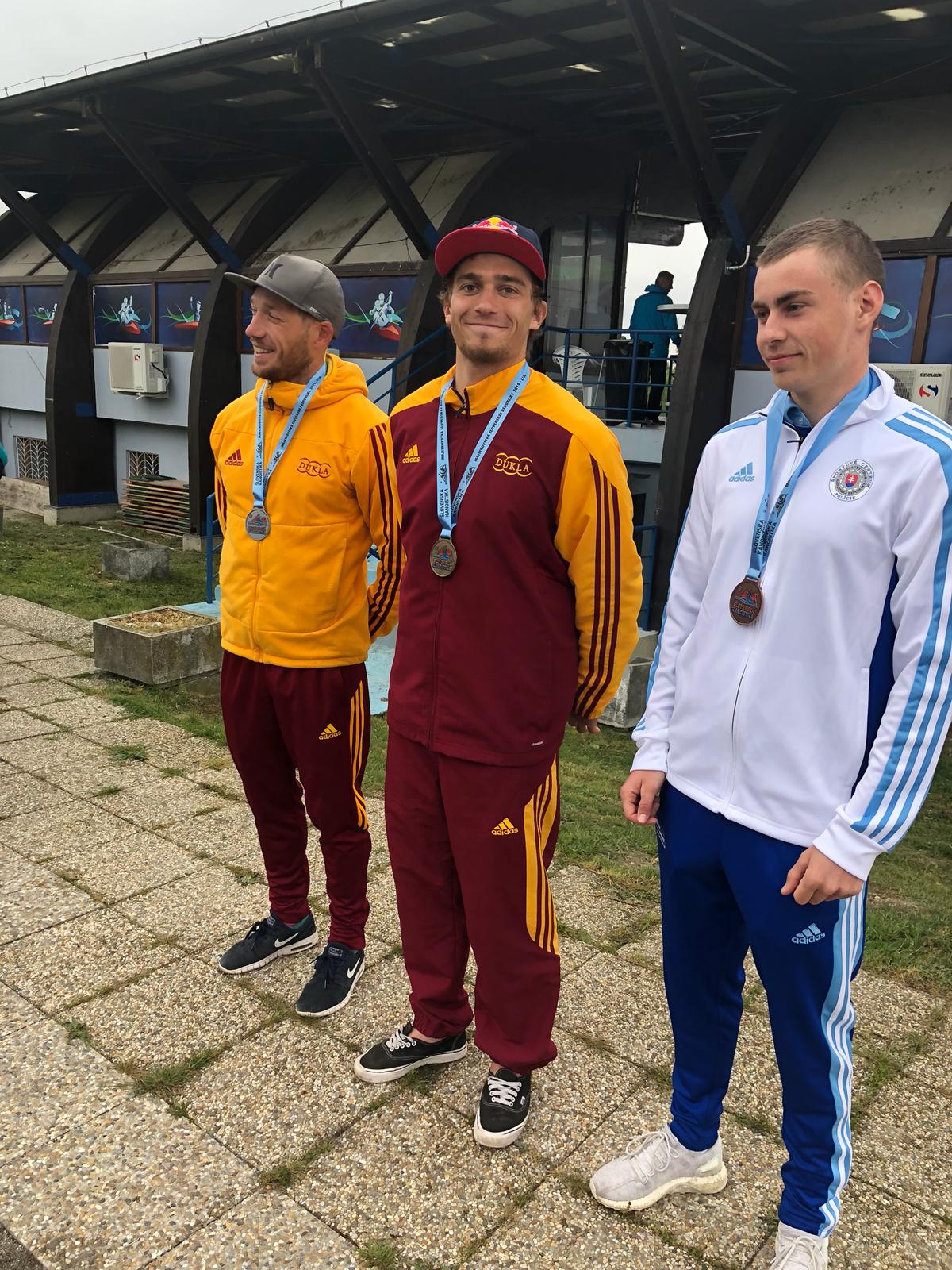 b2f922a1-cad0-4244-8c22-cb18dee0f751