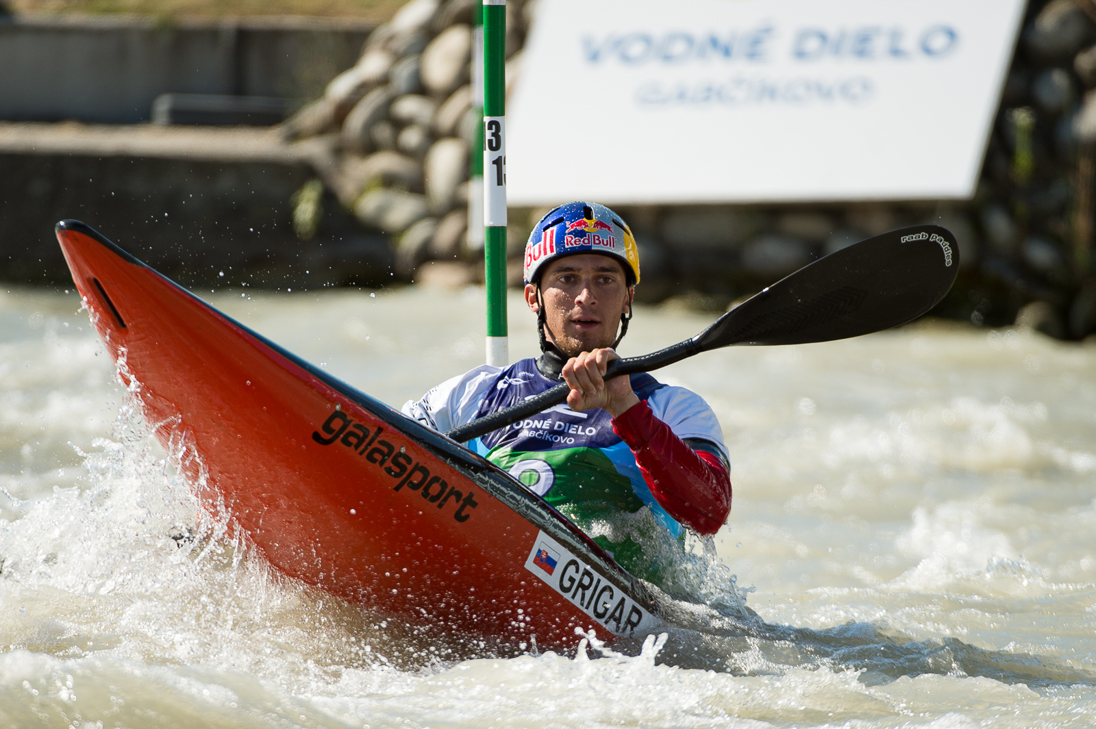 jakub_grigar_icf_wc2_canoeslalom_21-06_3155