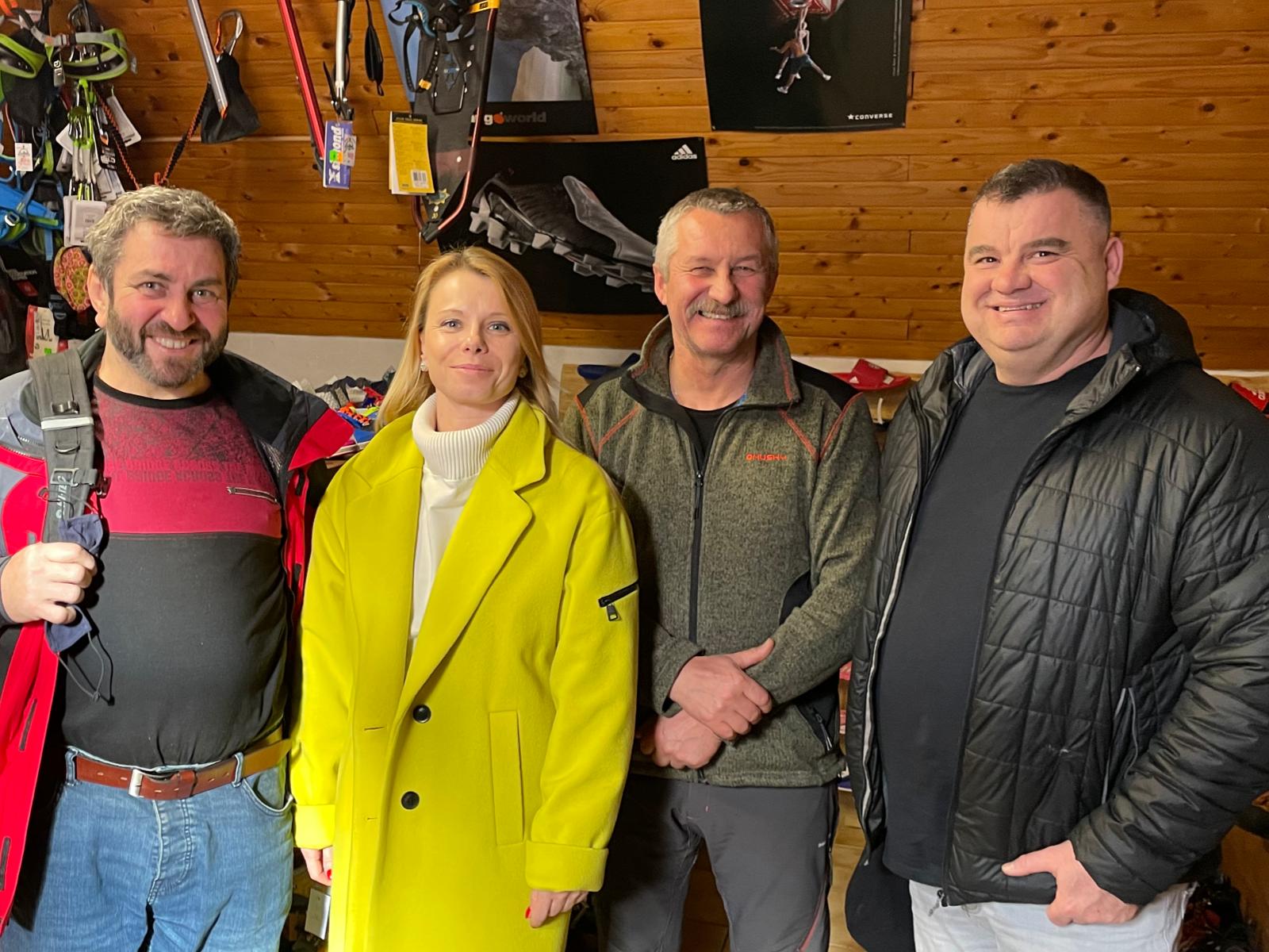 fbaaa80d-0689-46a9-aae8-ba59b7268041